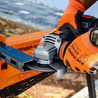 ����� ����� ����� 4.5" Hunter 100411-021 18V - �� ����� 3Ah ����� 3A