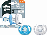 זוג מוצצים 6-18 חודשים Ultra Light - שקוף טורקיז בהיר - מבית Tommee Tippee זוג מוצצים 6-18 חודשים Ultra Light - שקוף טורקיז בהיר - מבית Tommee Tippee