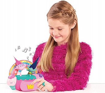 ����� ������� ��������� Trolls Charms ���� DreamWorks 