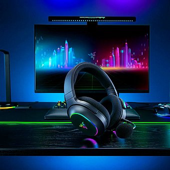 ������� ������� �������� Razer Barracuda X Chroma Black