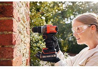 ����� / ����� ���� ����� 18V + ����� 2Ah + ���� Black+Decker BCD383D1XC-QW