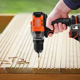 ����� / ����� ���� 18V + ����� 2Ah + ���� Black+Decker BCD382D1XC-QW